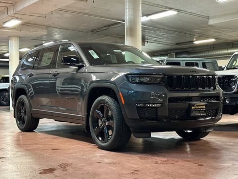 New 2025 Jeep Grand Cherokee L Limited w/ Luxury Tech Group II image 7
