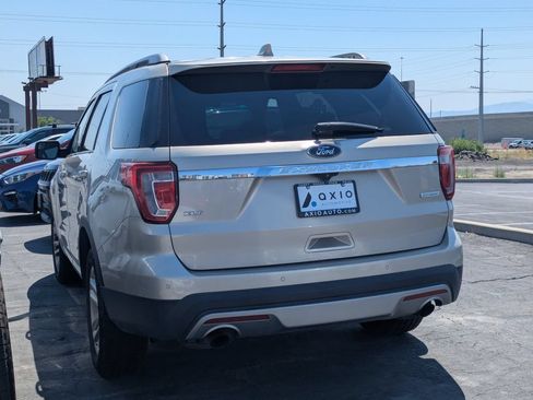 Used 2017 Ford Explorer XLT FWD image 6