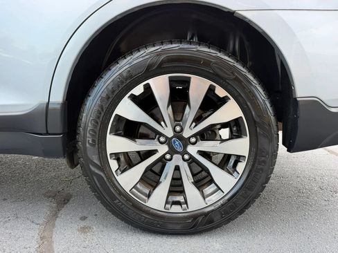 Used 2017 Subaru Outback 3.6R Limited AWD/4WD image 30