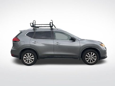 Used 2017 Nissan Rogue SV AWD/4WD image 4
