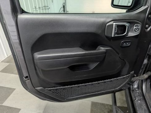 Used 2022 Jeep Gladiator Sport AWD/4WD image 12