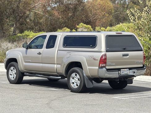 Used 2008 Toyota Tacoma PreRunner RWD image 3