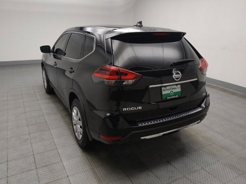 Used 2018 Nissan Rogue S image 5