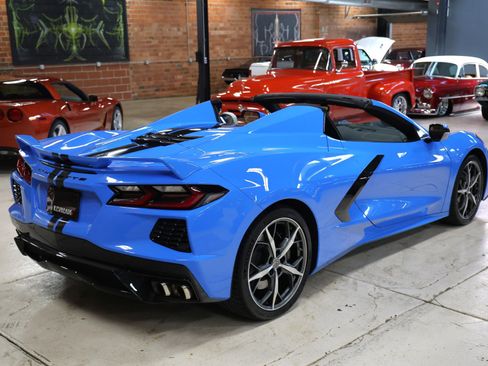Used 2021 Chevrolet Corvette Stingray Convertible w/ Z51 Performance Package image 38