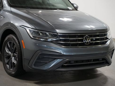 Used 2022 Volkswagen Tiguan SE FWD image 4
