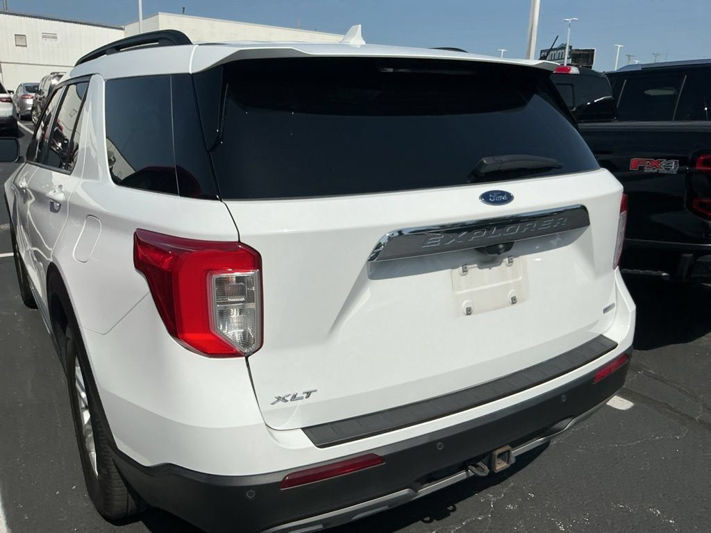 Used 2020 Ford Explorer XLT w/ Equipment Group 202A RWD image 6