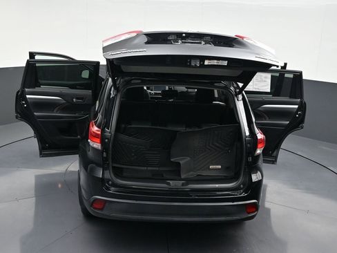 Used 2019 Toyota Highlander XLE image 36