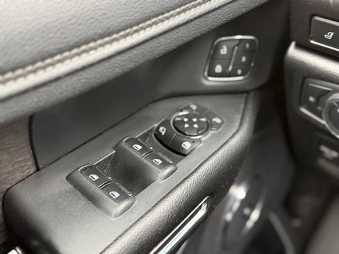 Used 2020 Ford Expedition Limited image 17