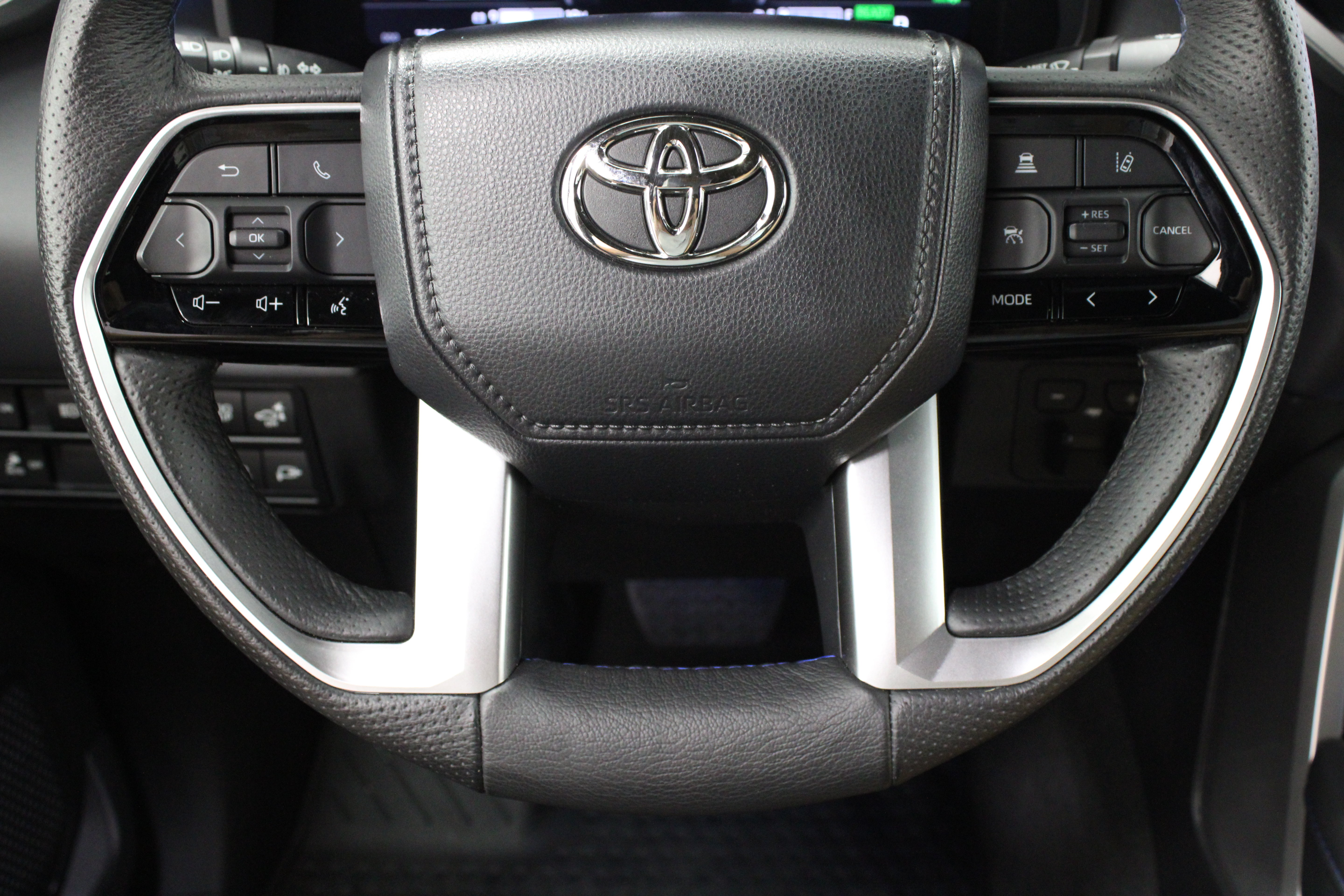 Used 2023 Toyota Tundra Platinum w/ Advanced Package AWD/4WD image 29
