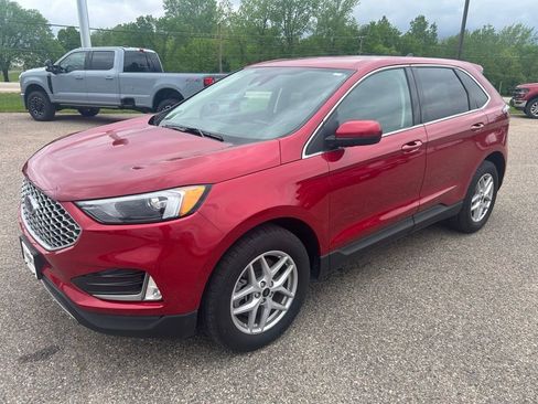Used 2024 Ford Edge SEL w/ Convenience Package AWD/4WD image 3