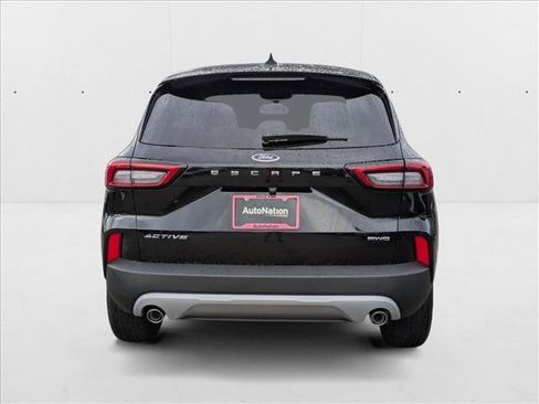 New 2025 Ford Escape Active w/ Cold Weather Package image 8