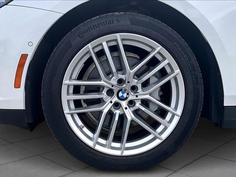 Used 2025 BMW 530i w/ Premium Package image 10