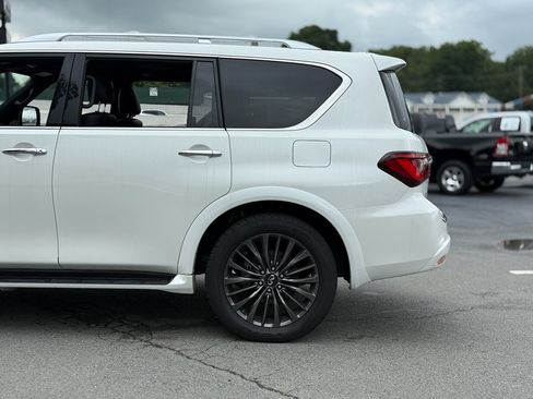 Used 2024 INFINITI QX80 Sensory w/ All-Season Package AWD/4WD image 12