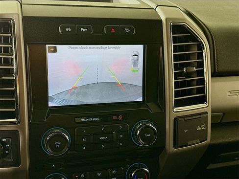 Used 2017 Ford F350 Lariat w/ Chrome Package image 8