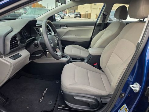 Used 2019 Hyundai Elantra SE image 27