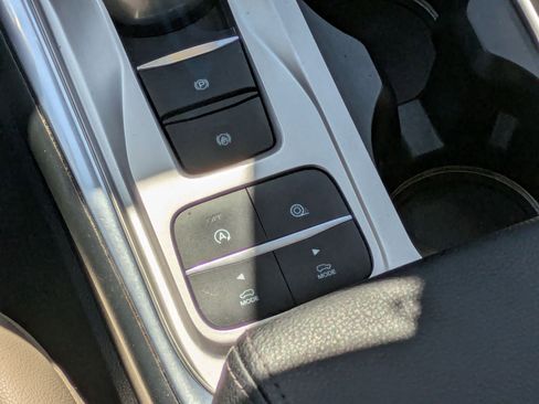 Used 2020 Ford Explorer Limited image 21