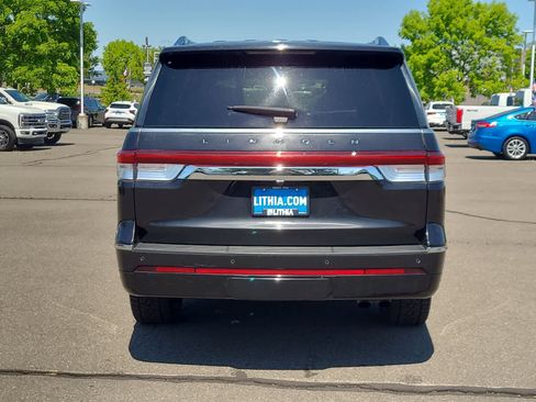 Used 2024 Lincoln Navigator L 4WD image 13