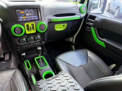 Used 2018 Jeep Wrangler Unlimited Sport AWD/4WD image 40