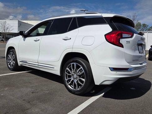 Used 2024 GMC Terrain Denali AWD/4WD image 3