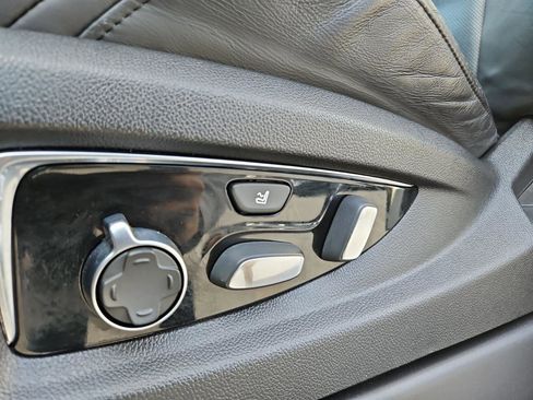 Used 2017 Cadillac Escalade ESV Platinum image 25