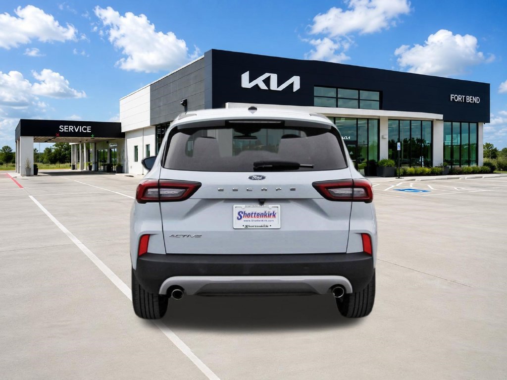 Used 2025 Ford Escape Active FWD image 6