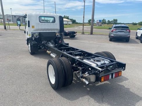 New 2024 Chevrolet Low Cab Forward image 4