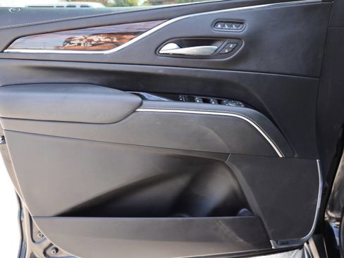 Used 2023 Cadillac Escalade ESV Premium Luxury AWD/4WD image 12