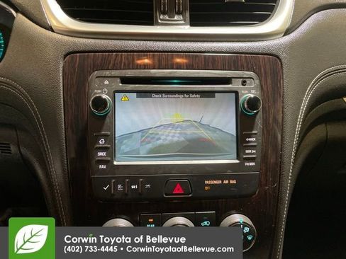 Used 2017 Chevrolet Traverse LT w/ Style and Technology Package image 19