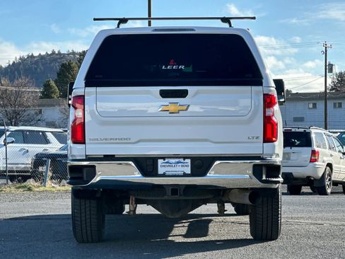 Used 2022 Chevrolet Silverado 2500 LTZ w/ LTZ Premium Package image 7
