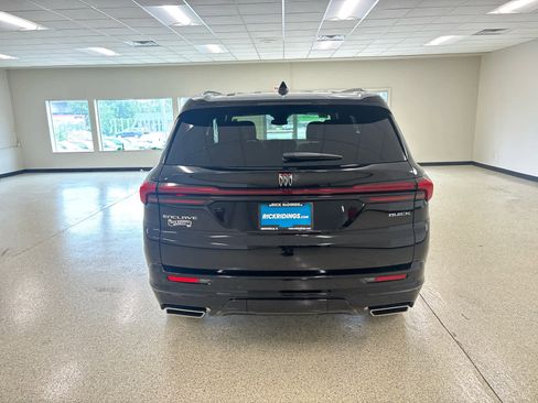 Used 2025 Buick Enclave Sport Touring w/ Power Package image 6