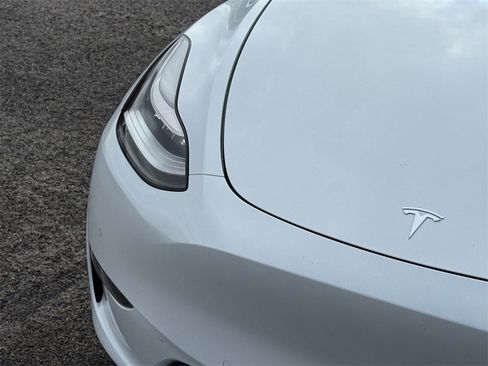 Used 2021 Tesla Model Y Long Range image 2