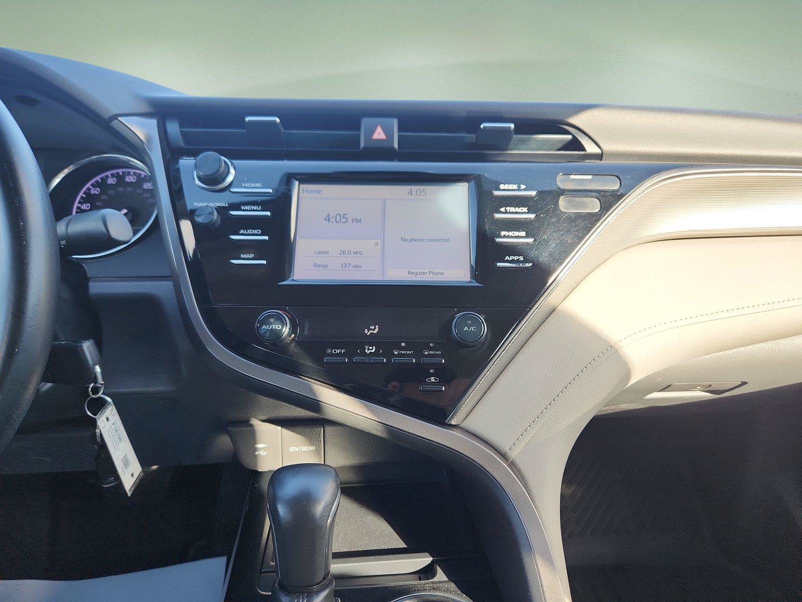 Used 2019 Toyota Camry SE FWD image 16