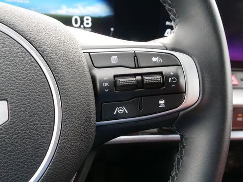 Certified 2025 Kia Sportage SX image 23