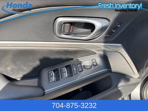 Used 2023 Acura Integra A-Spec image 19