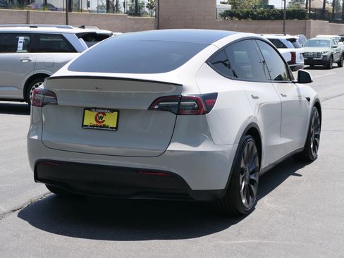 Used 2021 Tesla Model Y Performance AWD/4WD image 3