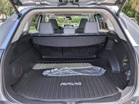 Used 2025 Toyota RAV4 Limited FWD image 13