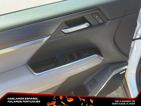 Certified 2026 GMC Acadia Elevation w/ Elevation Premium Package FWD image 13