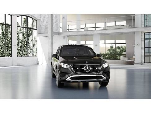 Used 2026 Mercedes-Benz GLC 300 4MATIC image 8