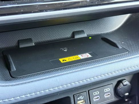 Used 2023 Toyota Highlander XLE AWD/4WD image 35