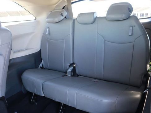 Used 2023 Toyota Sienna XLE image 13