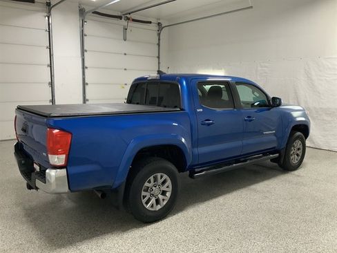Used 2016 Toyota Tacoma SR5 image 4