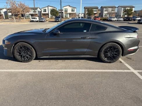 Used 2020 Ford Mustang Coupe image 2