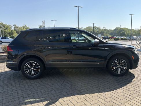 Used 2024 Volkswagen Tiguan SE FWD image 6