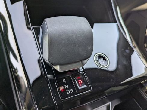 Used 2025 Land Rover Range Rover Sport AWD/4WD image 18