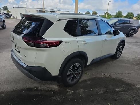 Used 2023 Nissan Rogue SV w/ SV Premium B Package FWD image 5