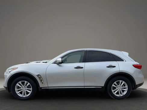 Used 2017 INFINITI QX70 3.7 image 2