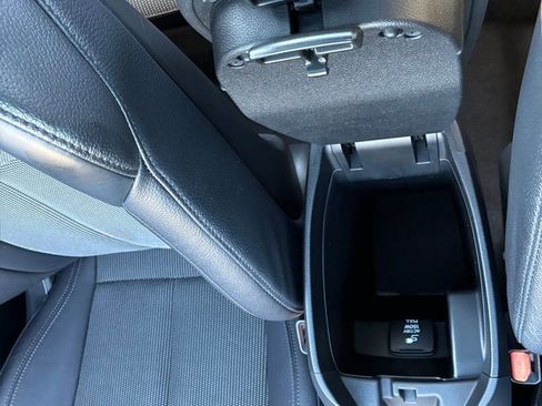 Used 2016 Hyundai Veloster w/ Option Group 02 image 37