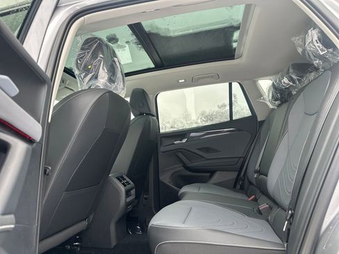 New 2026 Volkswagen Tiguan SE image 13