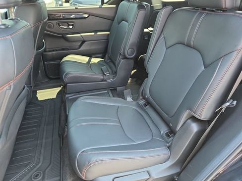 Certified 2025 Honda Pilot TrailSport image 30