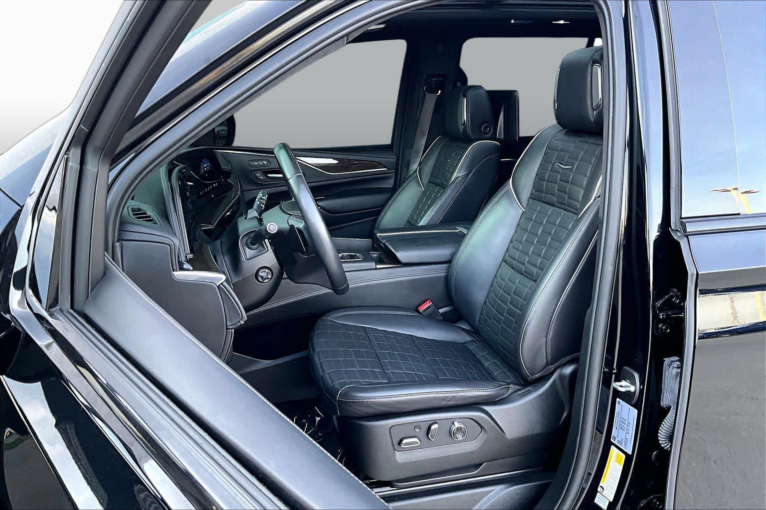 Used 2024 Cadillac Escalade Sport Platinum RWD image 8